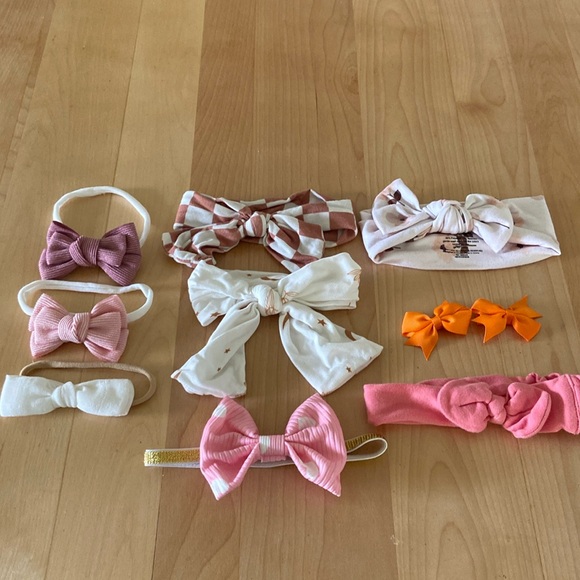 Assorted baby bows/headbands bundle! New or only worn once! Newborn-6month range - Picture 1 of 9